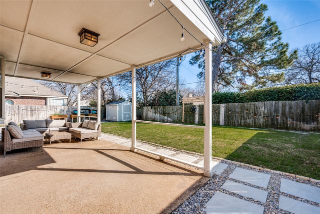 2106 Hunter Place Lane, Arlington, TX 76006