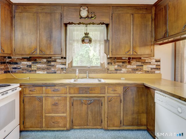 78 Pleasure Hill Road, Franklin, CT 06254