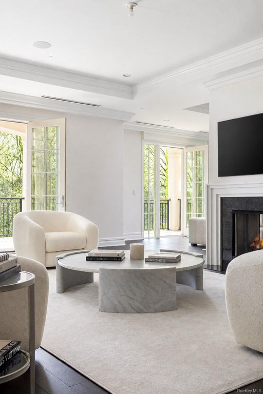 3000 Royal Court 3211, North Hills, NY 11040 — photo 5