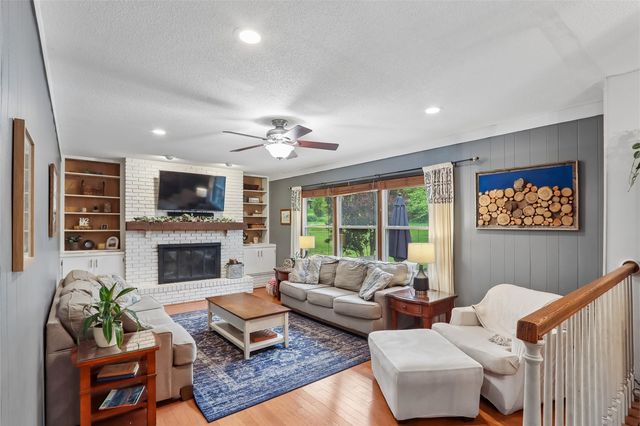 1026 Village Green Blvd, Iowa City, IA 52240