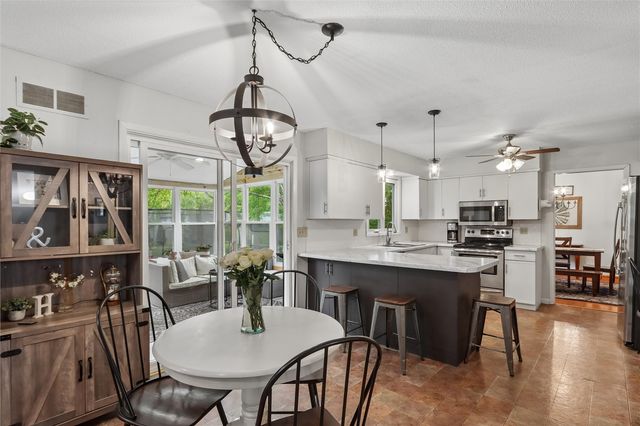 1026 Village Green Blvd, Iowa City, IA 52240