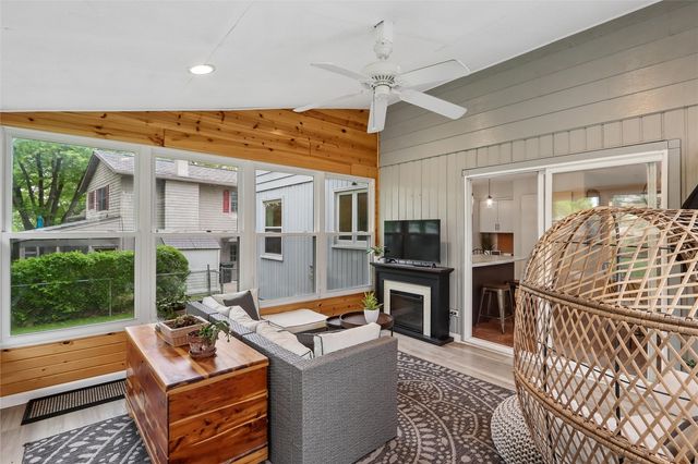 1026 Village Green Blvd, Iowa City, IA 52240