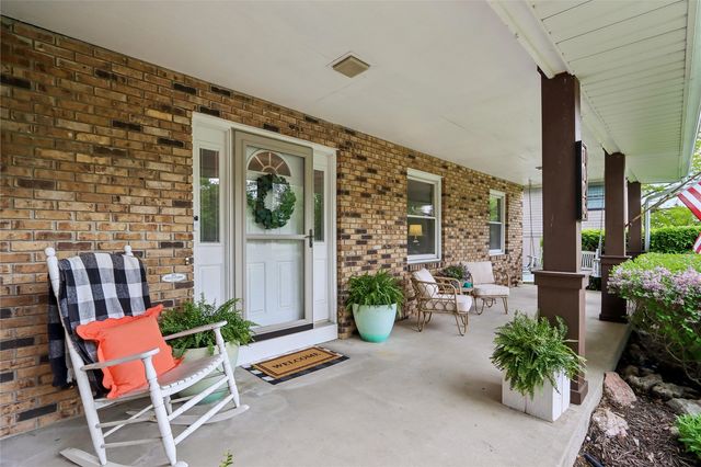 1026 Village Green Blvd, Iowa City, IA 52240
