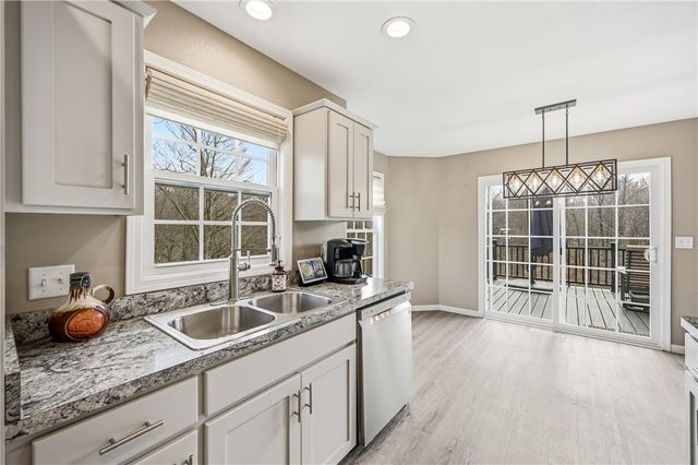 2414 Jillian Ln, Hermitage, PA 16148