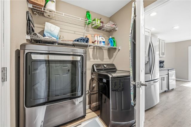 2414 Jillian Ln, Hermitage, PA 16148