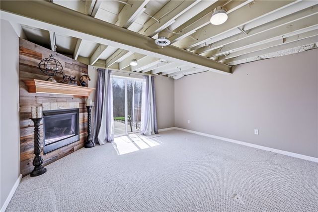 2414 Jillian Ln, Hermitage, PA 16148