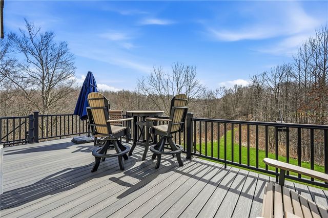 2414 Jillian Ln, Hermitage, PA 16148