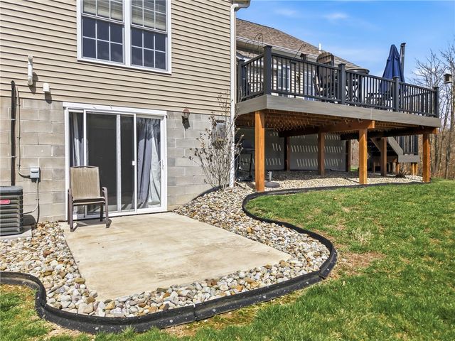 2414 Jillian Ln, Hermitage, PA 16148