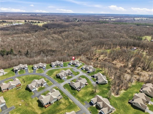 2414 Jillian Ln, Hermitage, PA 16148