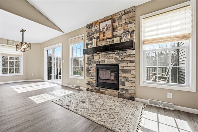 2414 Jillian Ln, Hermitage, PA 16148