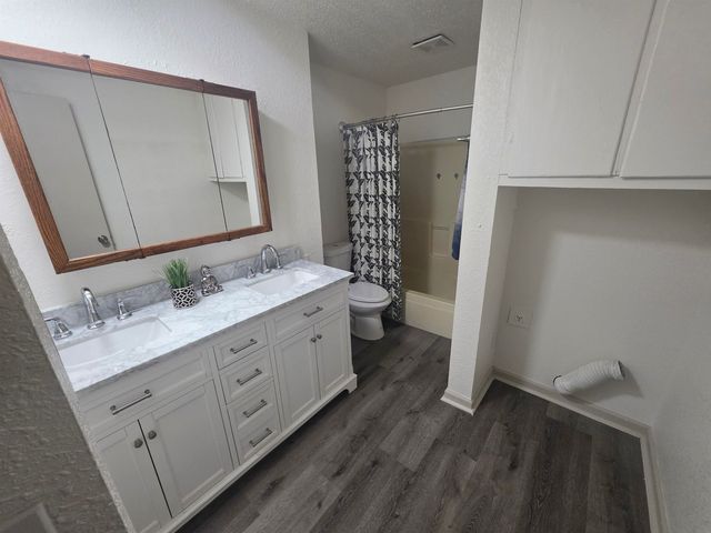 708 Park Street, Reinbeck, IA 50669