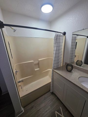 708 Park Street, Reinbeck, IA 50669