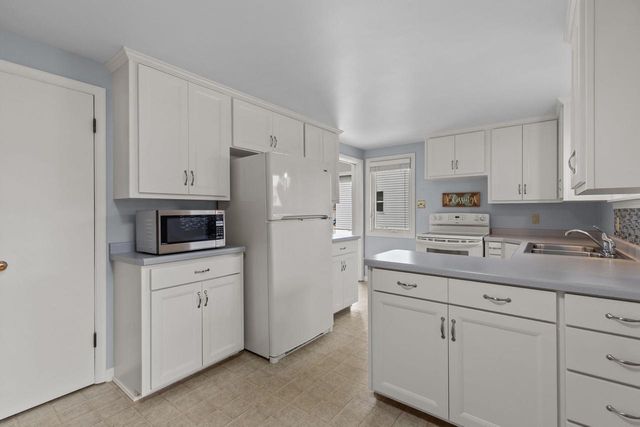 736 JOHN STREET, Menasha, WI 54952