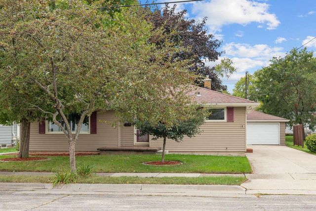 736 JOHN STREET, Menasha, WI 54952