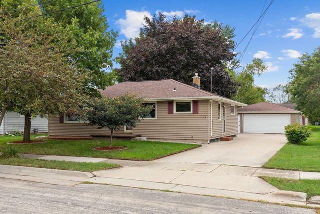 736 JOHN STREET, Menasha, WI 54952
