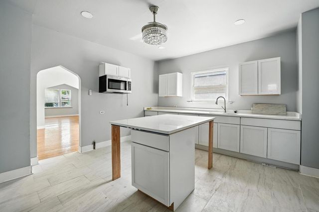 307 E 136th Place, Chicago, IL 60827