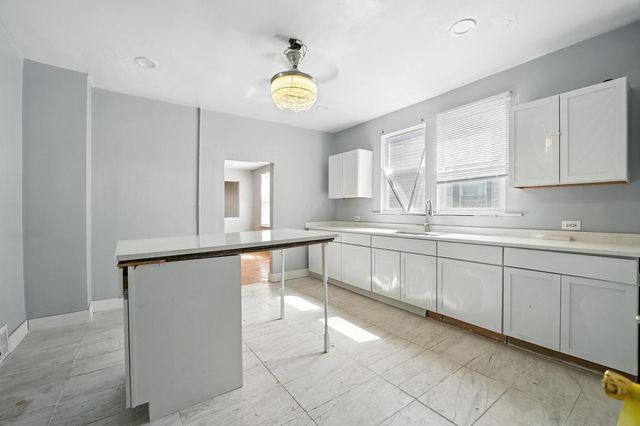 307 E 136th Place, Chicago, IL 60827