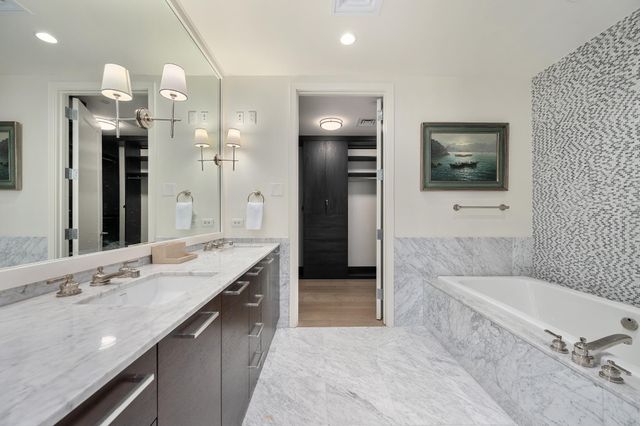 200 Congress Ave 26C, Austin, TX 78701