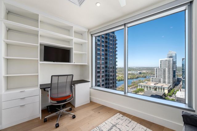 200 Congress Ave 26C, Austin, TX 78701