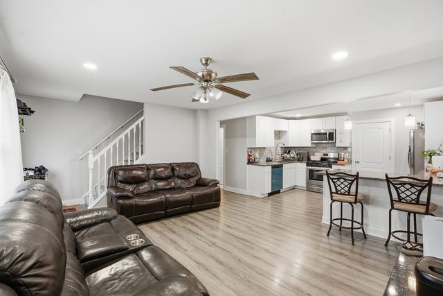 10906 Mcvicker Avenue, Chicago Ridge, IL 60415