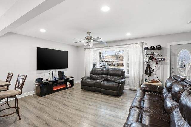 10906 Mcvicker Avenue, Chicago Ridge, IL 60415