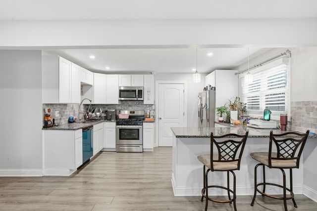 10906 Mcvicker Avenue, Chicago Ridge, IL 60415