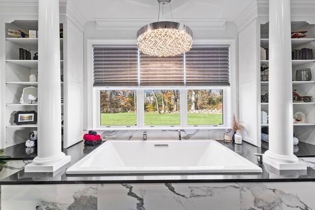 73 Raymond Ave, Raynham, MA 02767