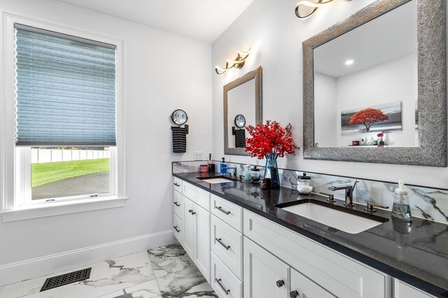 73 Raymond Ave, Raynham, MA 02767