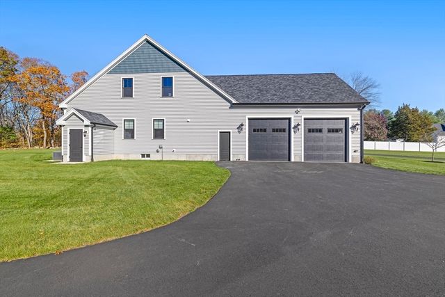 73 Raymond Ave, Raynham, MA 02767