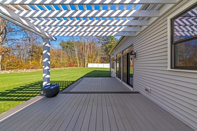 73 Raymond Ave, Raynham, MA 02767