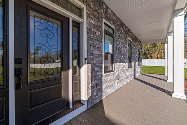 73 Raymond Ave, Raynham, MA 02767