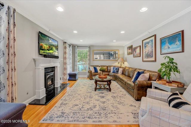 5 Trotter Terrace, Belford, NJ 07718