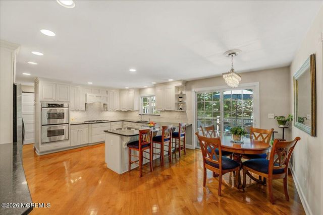 5 Trotter Terrace, Belford, NJ 07718