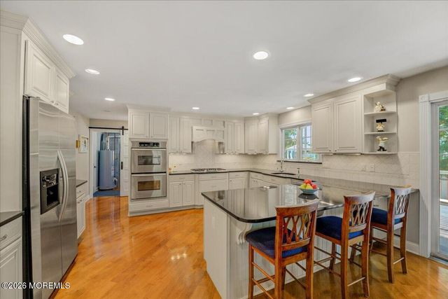 5 Trotter Terrace, Belford, NJ 07718