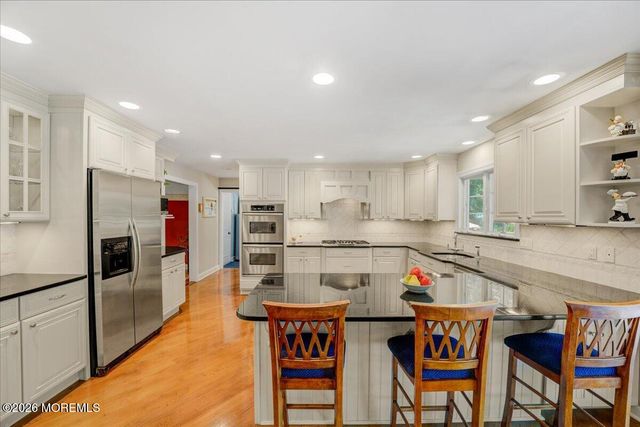 5 Trotter Terrace, Belford, NJ 07718