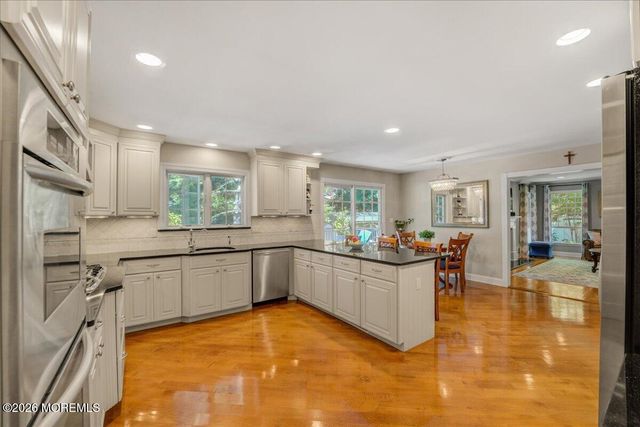 5 Trotter Terrace, Belford, NJ 07718