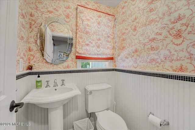 5 Trotter Terrace, Belford, NJ 07718