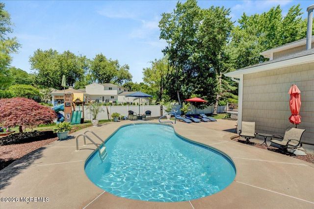 5 Trotter Terrace, Belford, NJ 07718