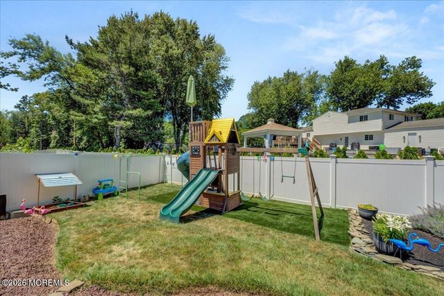 5 Trotter Terrace, Belford, NJ 07718