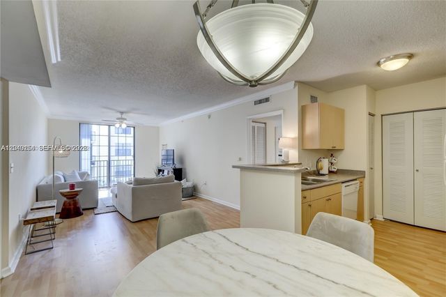 1919 Van Buren St 620A, Hollywood, FL 33020