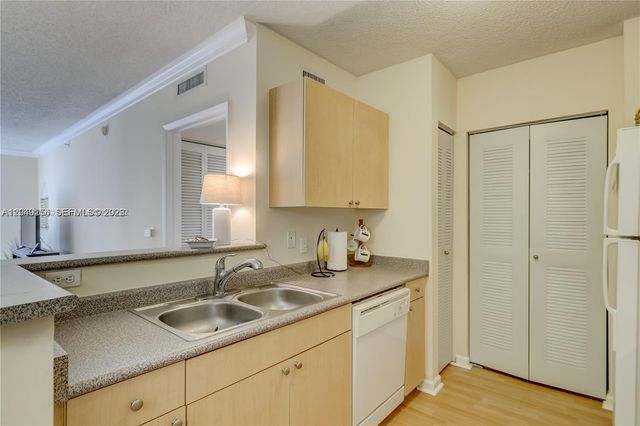 1919 Van Buren St 620A, Hollywood, FL 33020