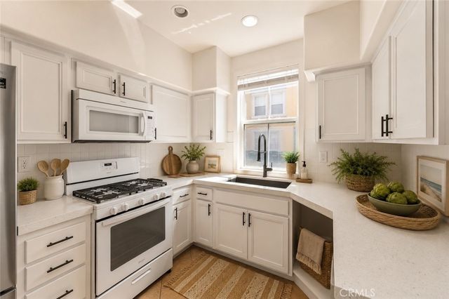 607 Terra Bella, Irvine, CA 92602