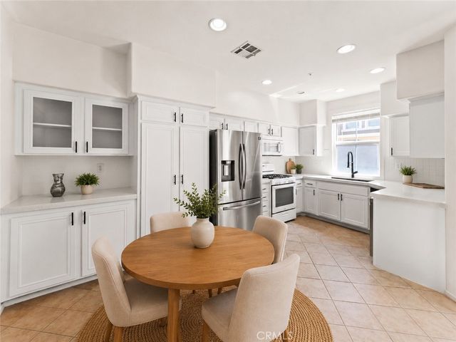 607 Terra Bella, Irvine, CA 92602