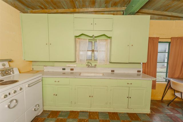 137 Center Loop, Whitney, TX 76692