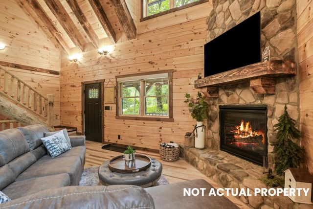 28068 Blackjack Road, Logan, OH 43138