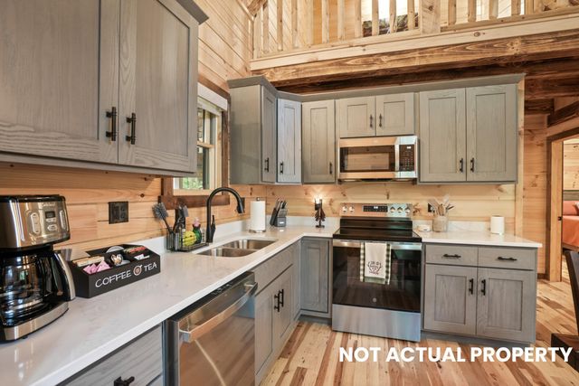 28068 Blackjack Road, Logan, OH 43138