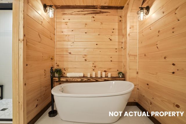 28068 Blackjack Road, Logan, OH 43138