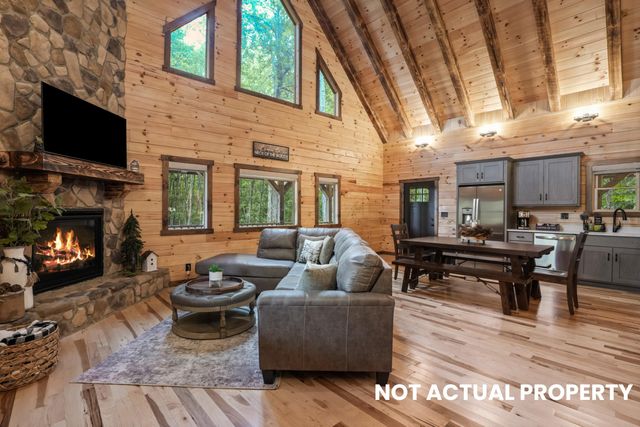 28068 Blackjack Road, Logan, OH 43138