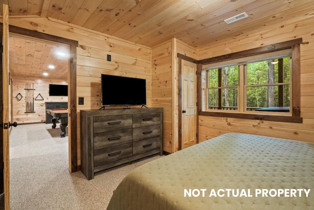 28068 Blackjack Road, Logan, OH 43138