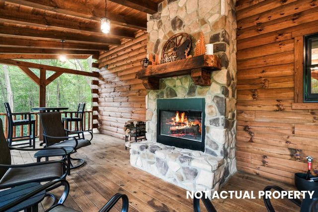 28068 Blackjack Road, Logan, OH 43138